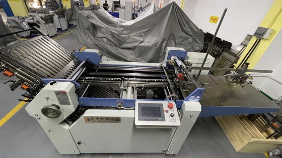 8 πιάτο A3 πορπών που διπλώνει τη μηχανή 4800mm πλάτος με το κεφάλι τροφοδοτών υψηλής ταχύτητας